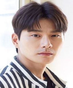 Lee Yi Kyung